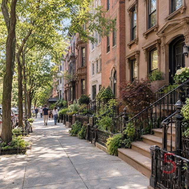 Sixth Avenue streetscape in Park Slope